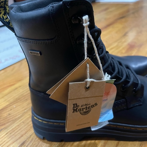 Brand new in box (NEVER WORE) Dr. Marten size 11 Snow & Rain boots. - Picture 6 of 12